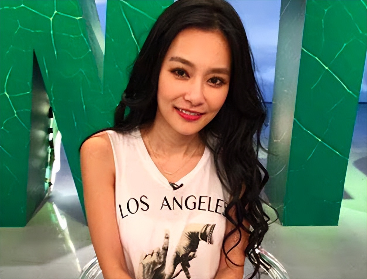 真豪门和假豪门,真豪门假千金的对比