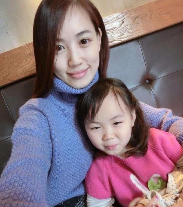 王宝强和儿子日常生活中照片,王宝强晒10岁儿子近照