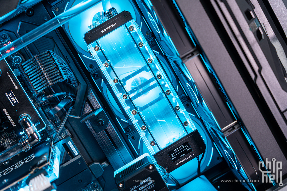 rog创世神装机视频,rog创世神细节