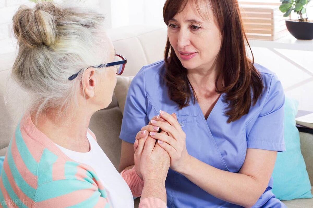 脑卒中右脚活动不便怎样康复,脑卒中康复侧卧正确姿势