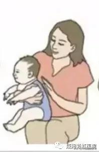 一个月婴儿排痰的正确方法,宝宝有痰排不出立马这样做管用