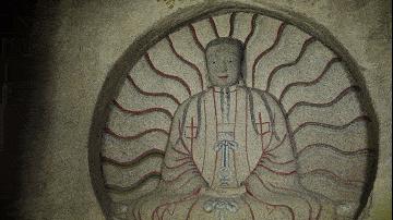 连续21年吊打厦门!这座疯狂“搞钱”的小城,藏着比三亚清净的海