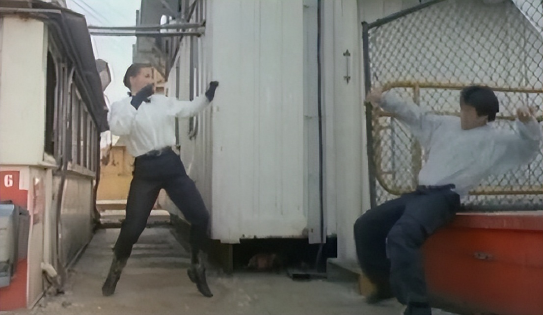 SNK首位爆衣女角色，拳皇男装丽人King