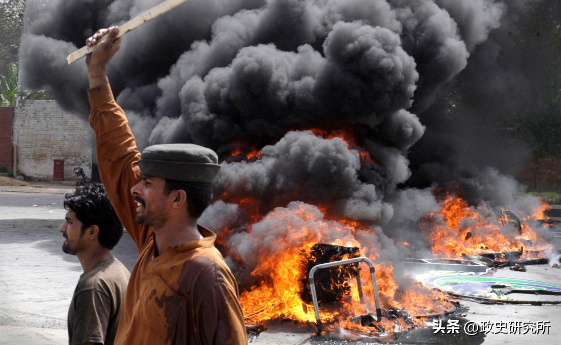 巴铁和中国的巴基斯坦,中国和巴基斯坦怎么成为巴铁的