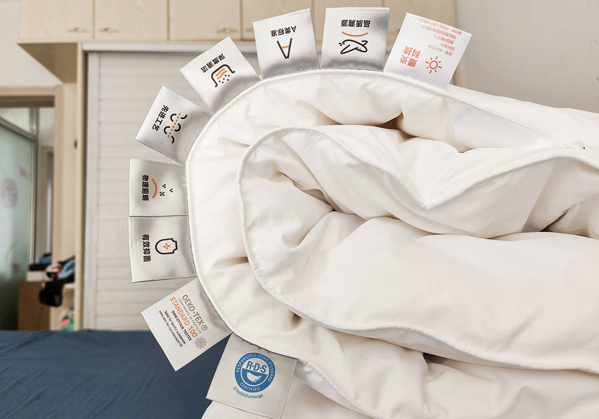 冬天盖鹅绒被暖和吗,夏天睡鹅绒被的体验