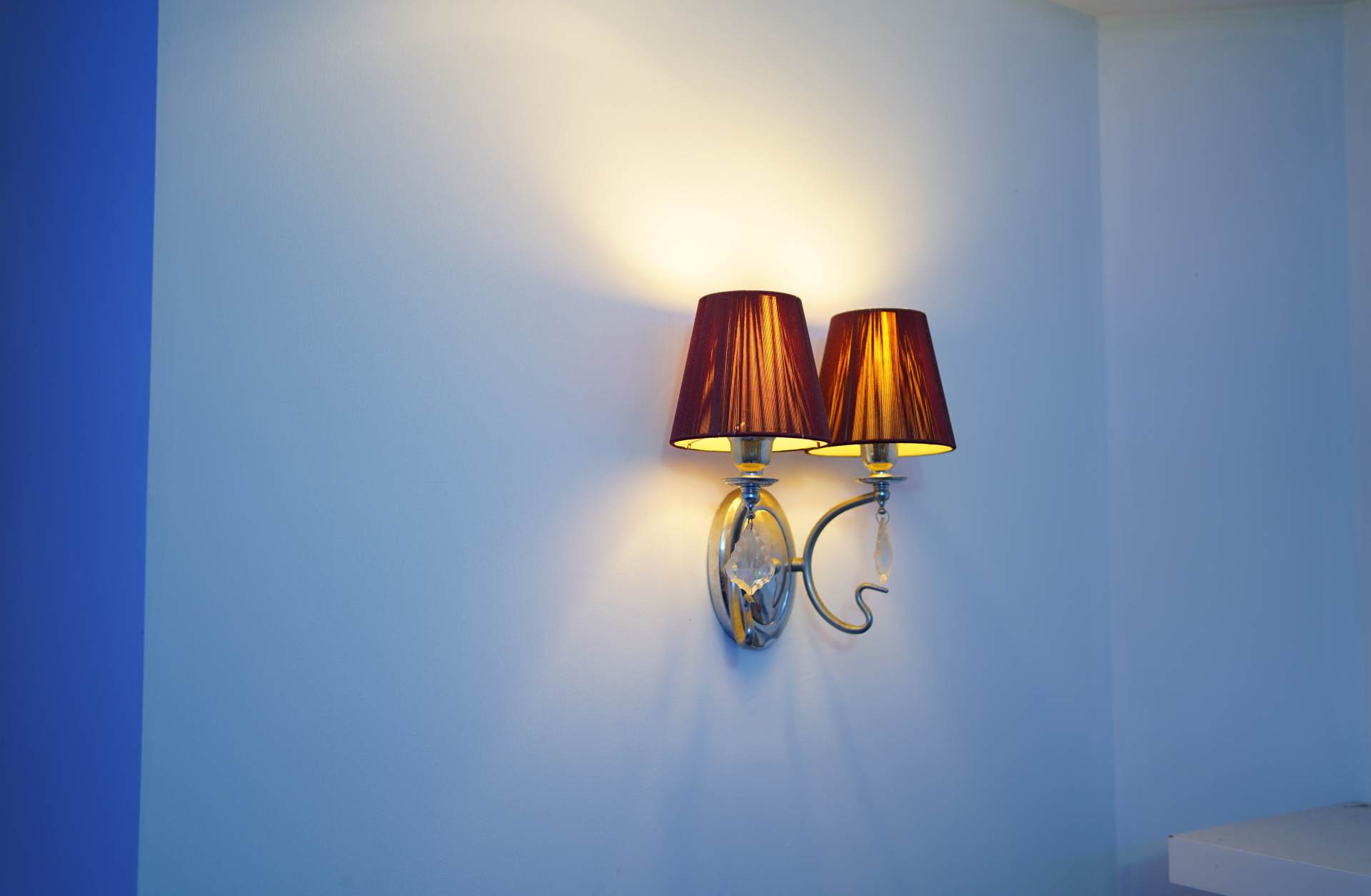 小户型也没有必要做全屋智能灯光,二手房客厅灯光改造