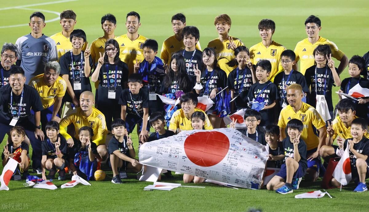 国足真的踢不过泰国越南了吗,国足难掩颓势尽显王者风范