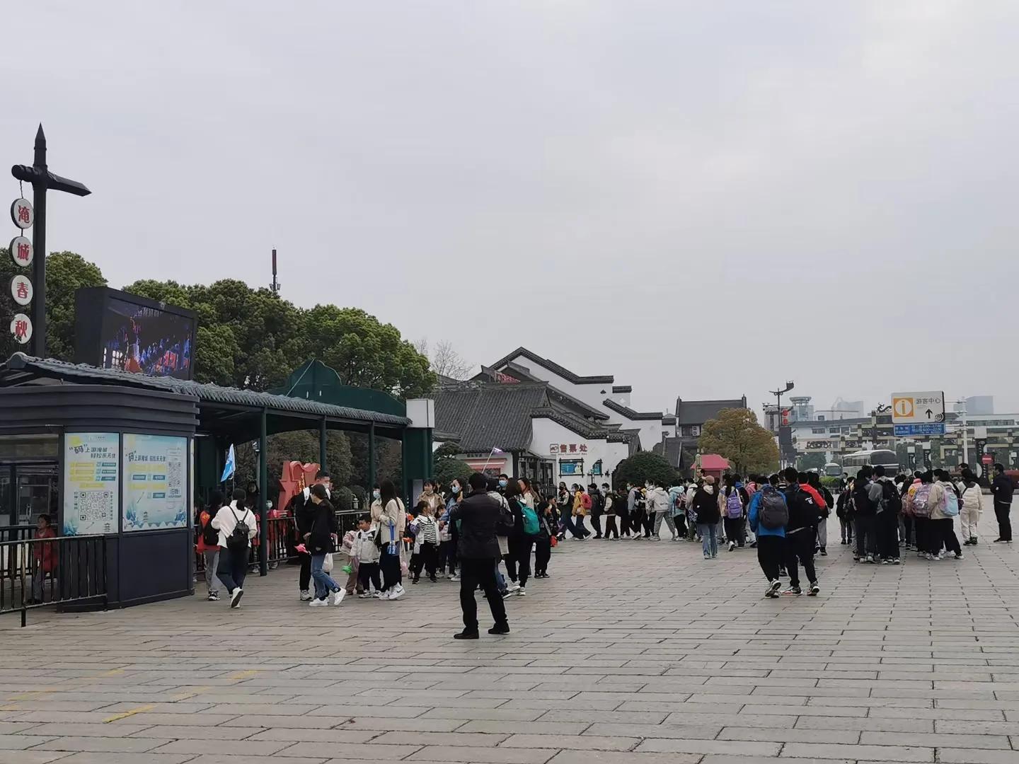 寰愬窞鍒伴噸搴嗗叚鏃ユ父,浠庡緪宸炲幓鏃犻敗鏃呮父