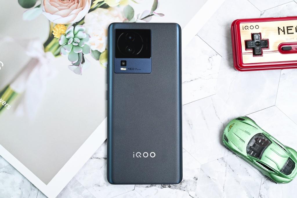 1000块钱以内不卡顿的手机,千元左右时尚不卡顿丝滑手机