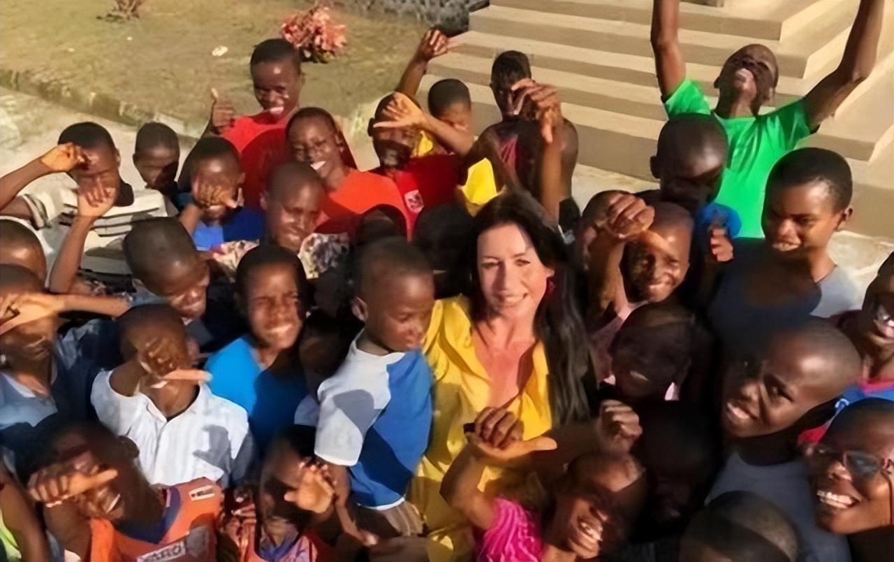 2013年，非洲2岁“巫童”遭父母遗弃，饿得皮包骨，如今还活着吗