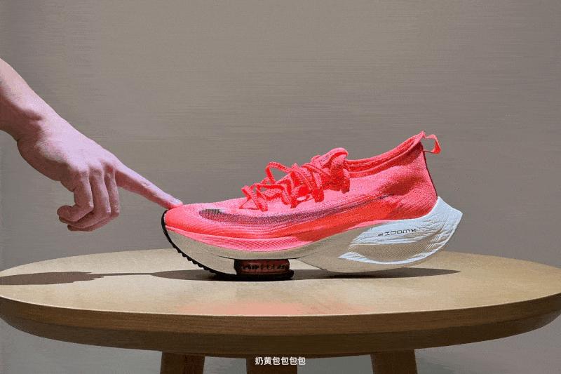 马拉松碳板鞋优势,马拉松next2碳板zoom竞速跑鞋