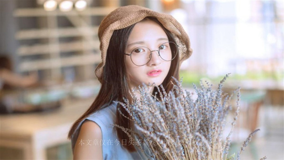 2018年丈夫把和妻子的房事，讲给别人听，妻子嫌他太傻将他毒