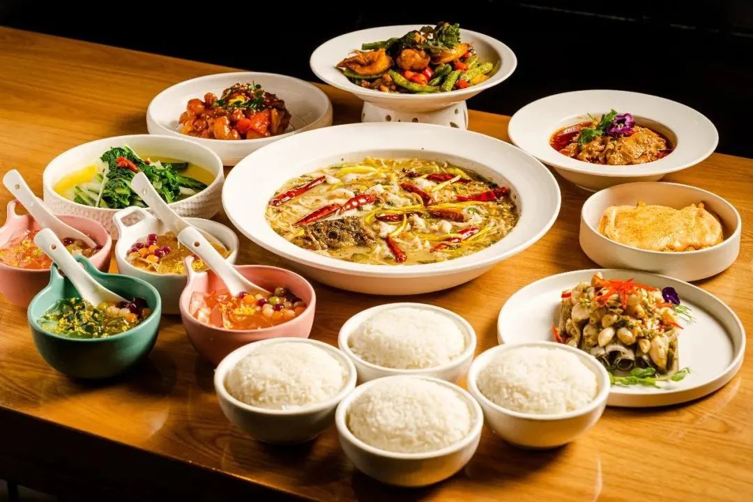 承包你一天的吃喝玩乐，酸菜鱼，烧烤，电竞...全都有