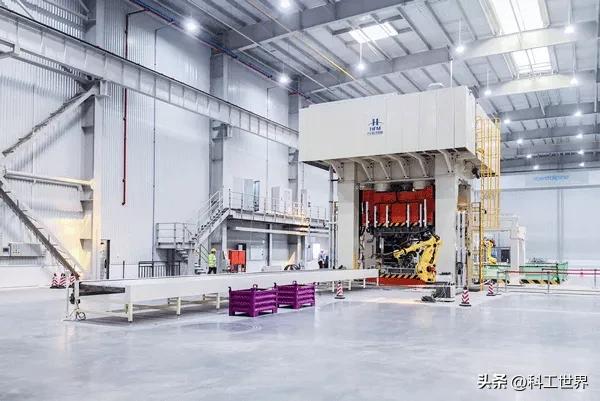 跻身世界前三！中国汽车高强度钢热成形液压机床与德国瑞典并列