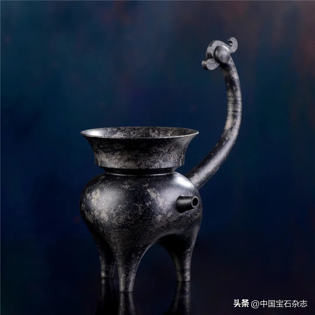 青铜化玉现状图片,青铜化玉石特点