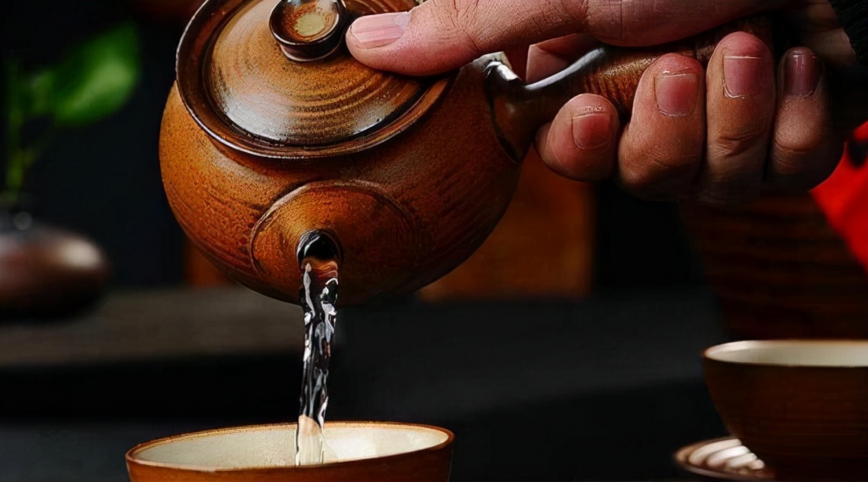「诗词鉴赏」冬夜饮酒，一杯酒温暖整个冬天