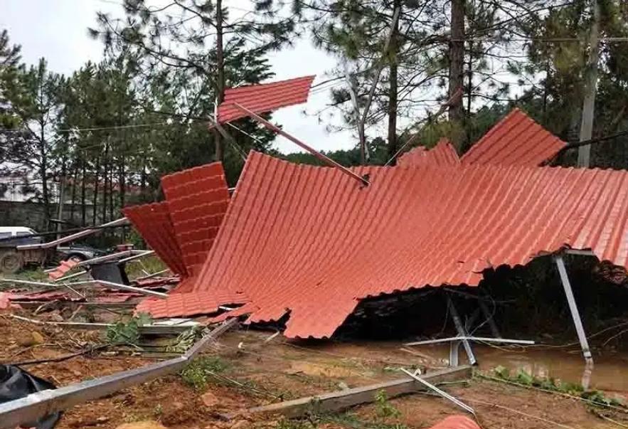 农村瓦房为什么不能换彩钢瓦,彩钢瓦棚和彩钢瓦房拆迁一样吗