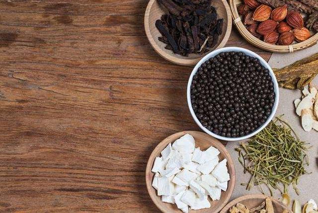 逍遥丸归脾丸加明目地黄丸,归脾丸六味地黄丸逍遥丸