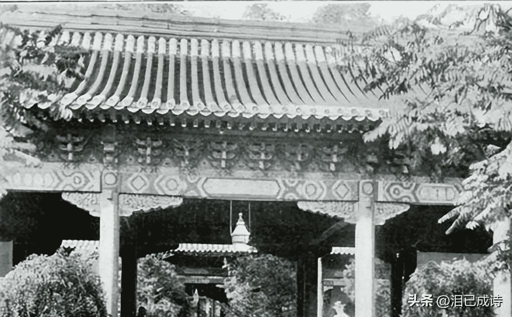 变态的纳粹德国，*光脱**犹太人女人衣服，集体*杀屠**!2