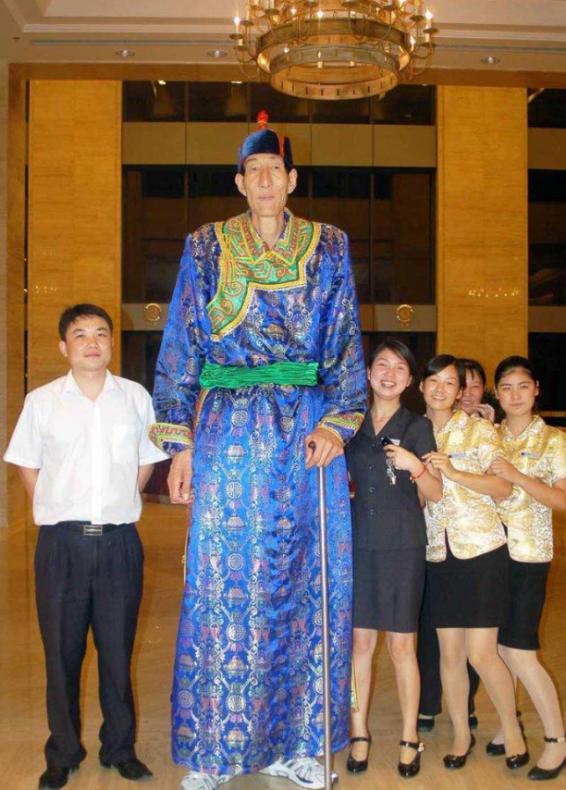 中国第一巨人鲍喜顺不听大夫劝告,中国第二巨人鲍喜顺身高