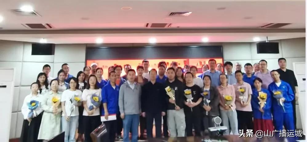 传承精神续写荣光亚宝药业风陵渡工业园举办专家师带徒拜师仪式