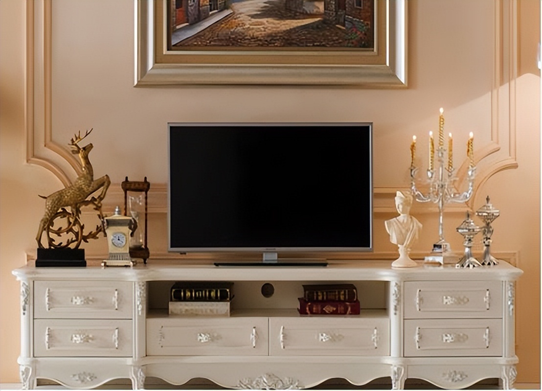 电视挂墙好，还是放电视柜上好？其实二者的区别很大，大家要注意