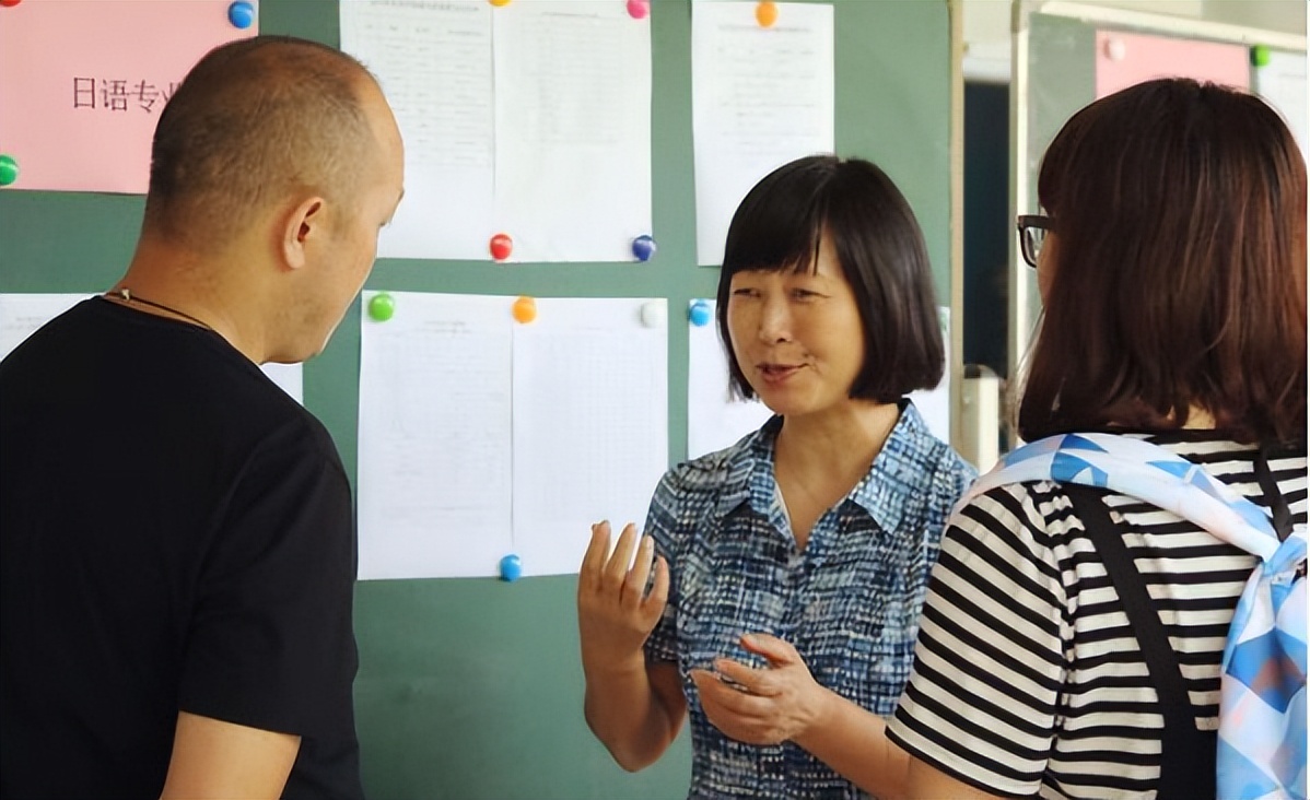 家长发错班级群的尴尬事件,家长发错内容到班级群该怎样道歉