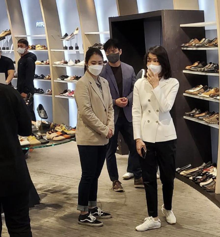 韩国夫人颜值,韩国夫人原来的容貌