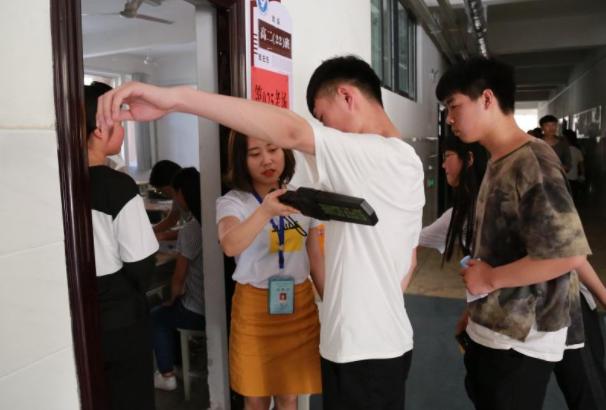 高考如何防止双胞胎考试,高考时遇到双胞胎怎么解决