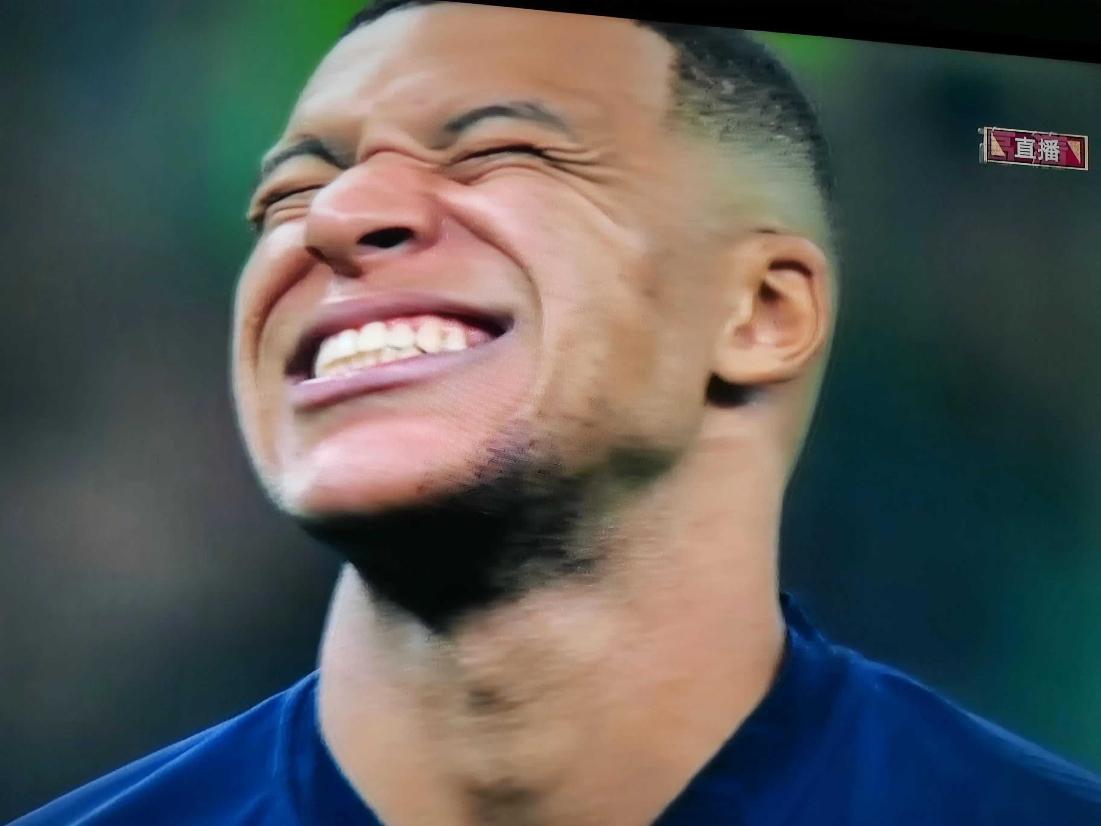 现代诗朗读同框,现代诗举杯