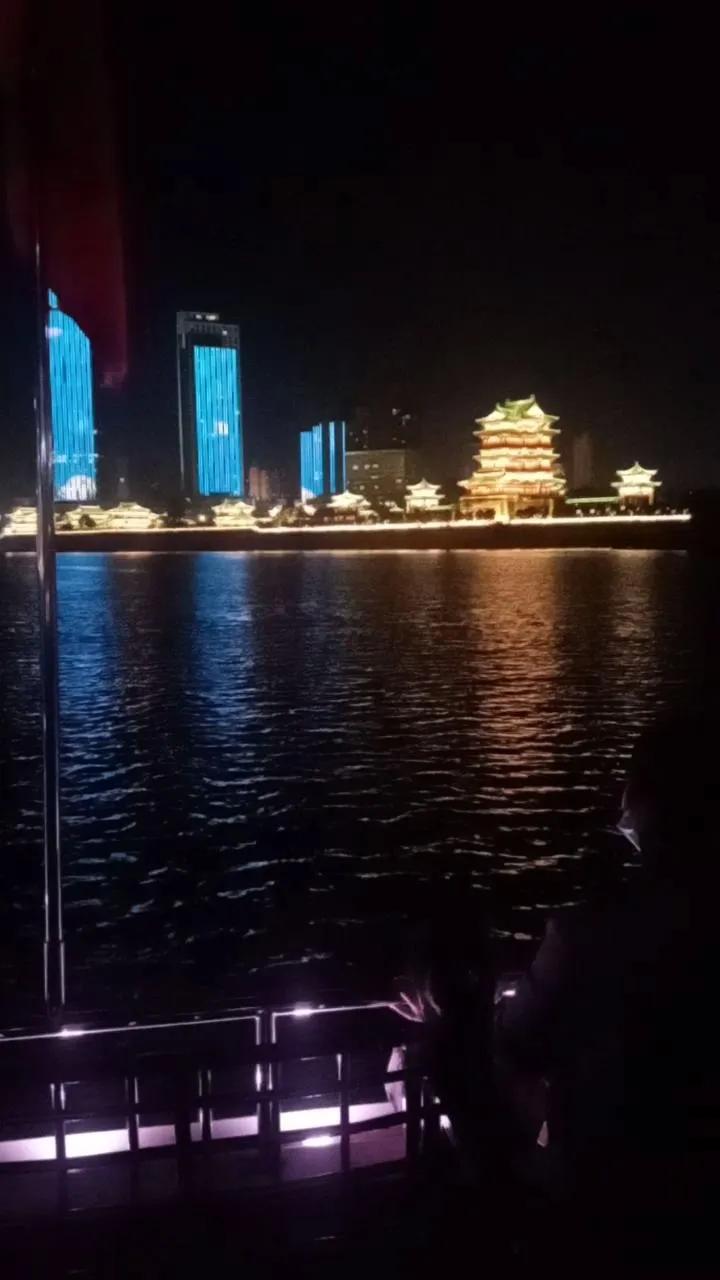 滕王阁是江南的三大名楼,滕王阁是我国三大名楼之首吗