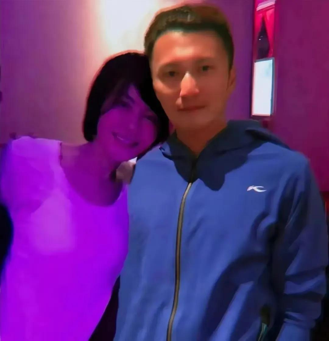 谢霆锋与王菲官方的消息,谢霆锋和王菲到底有多难舍难分