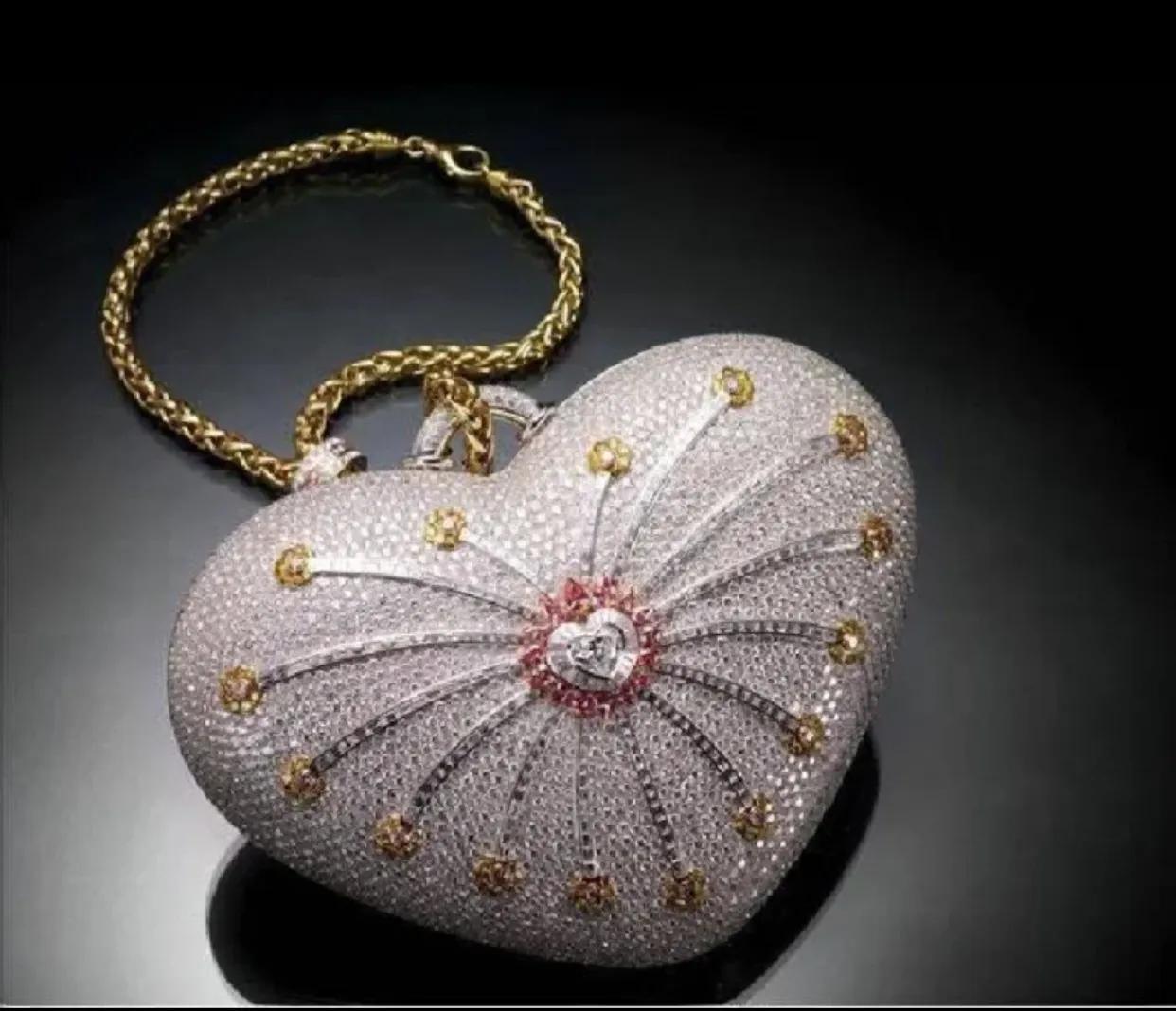 奋斗一辈子买不起一辆车,奋斗一辈子也买不了一套房原视频