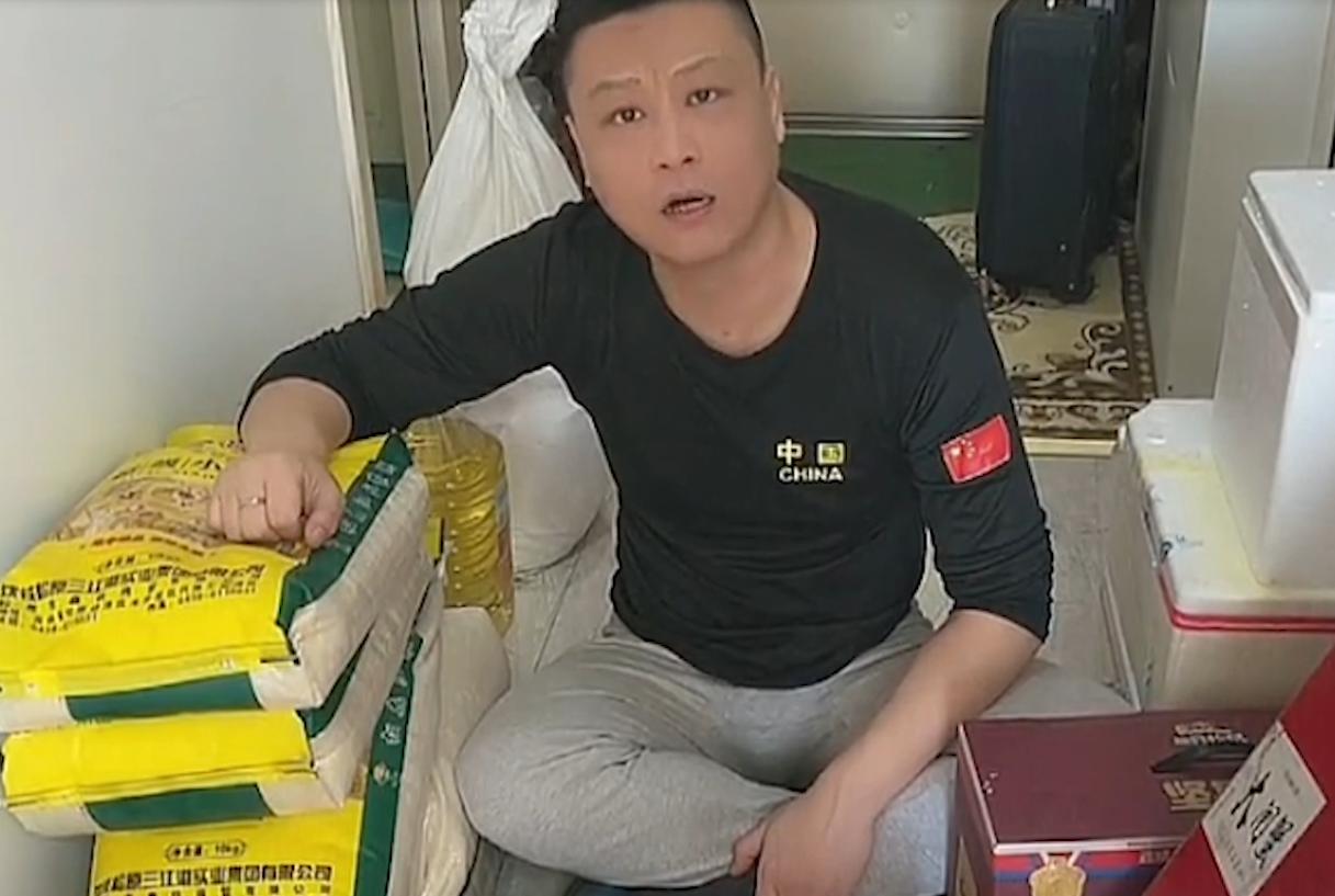 男德天花板明明，全网“反恐婚第一人”，疼媳妇是作秀还是真爱？