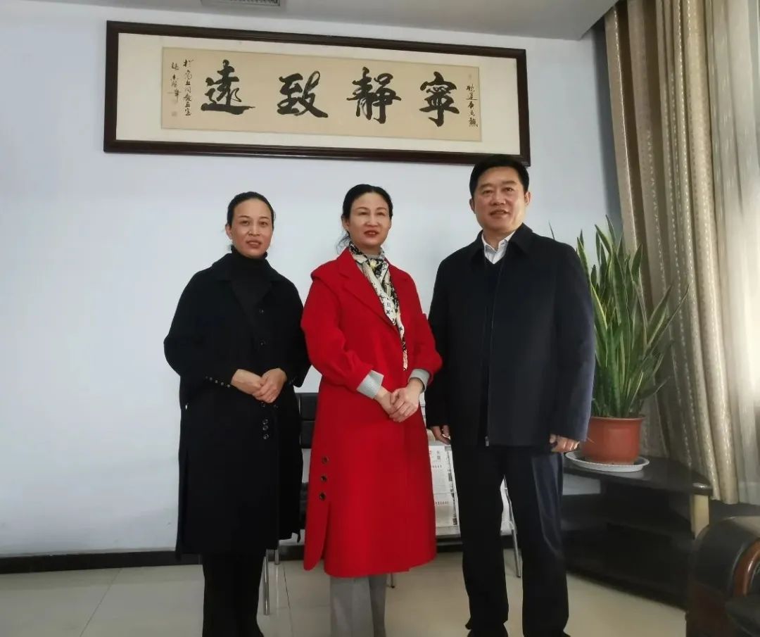 省人民医院皮肤医疗美容中心主任李雪莉教授莅临商丘市参观指导