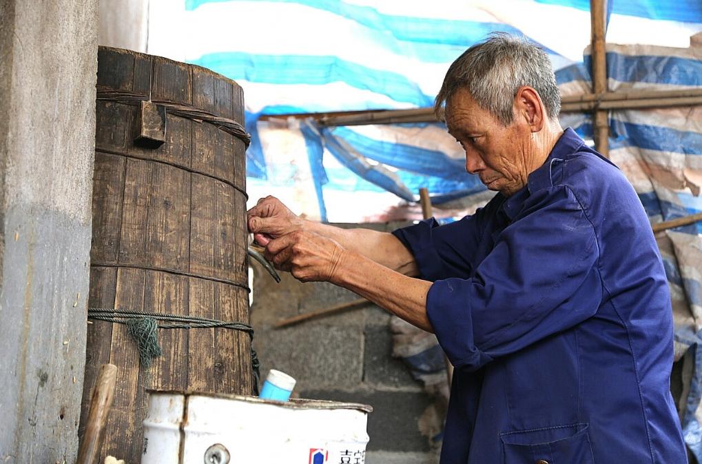 高粱酿酒一斤高粱能出多少酒,1千斤高粱能酿多少酒