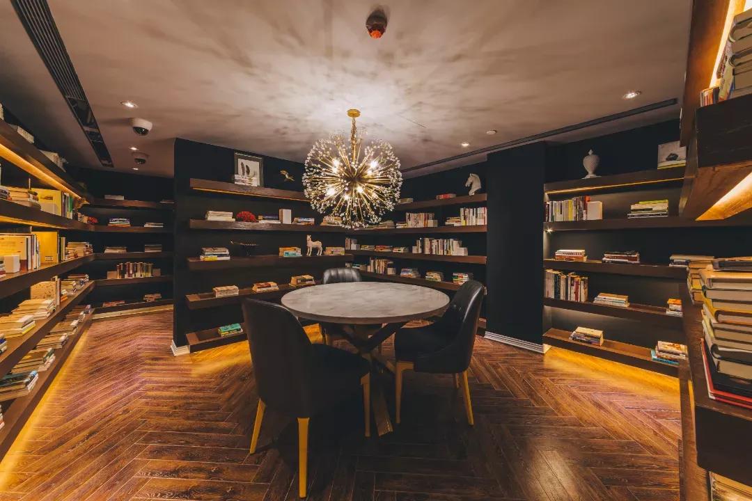 魔都“戏精”酒店，睡进莎士比亚的笔下看沉浸式神剧SleepNoMore