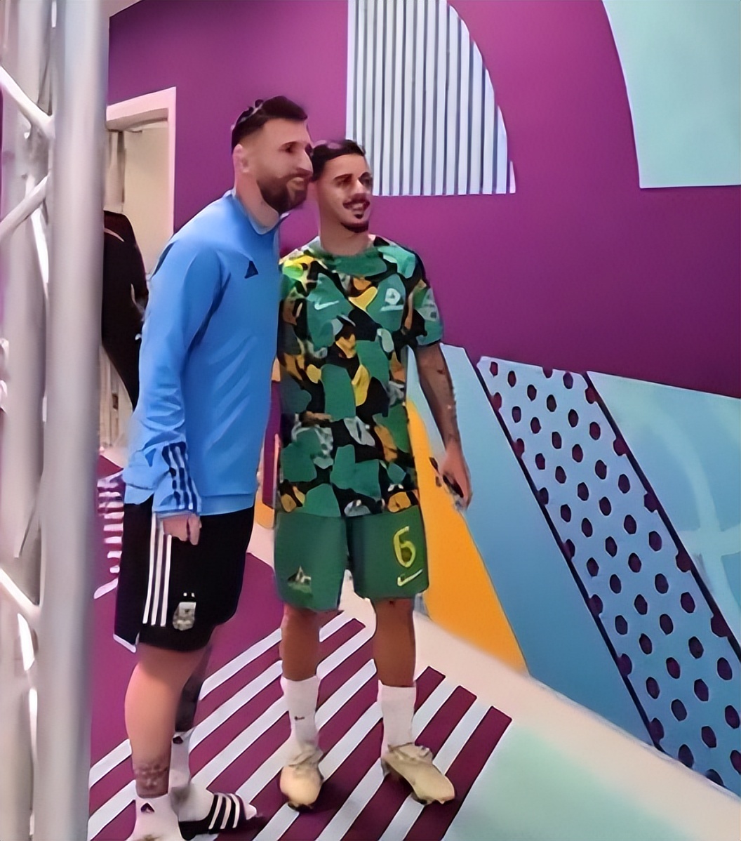 梅西捐款琼中女足,梅西慈善公益完整视频