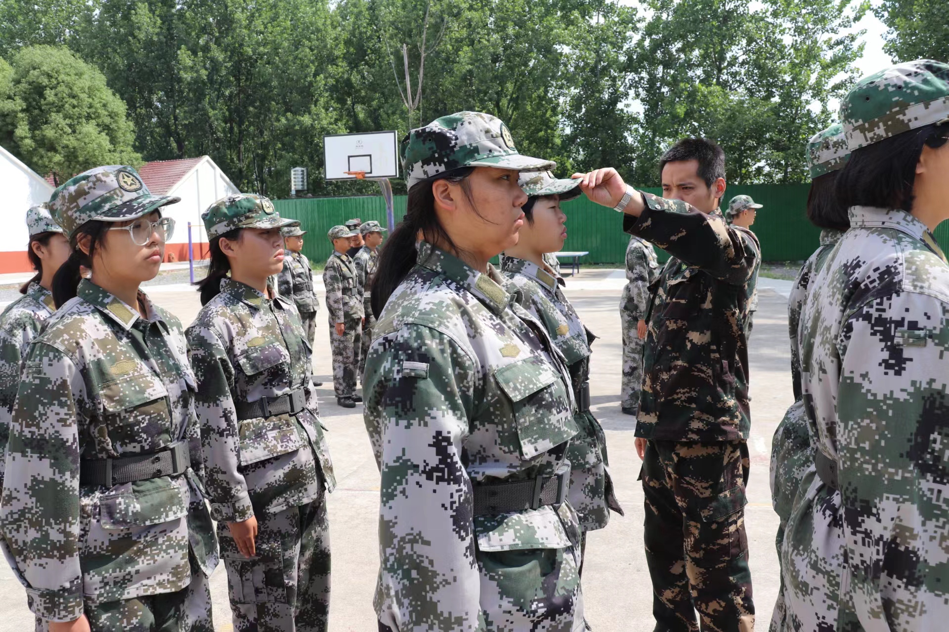 孩子抽烟怎么办家长应该怎么做,小孩抽烟父母该怎么教育