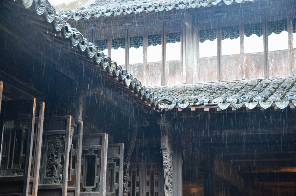 阴雨连绵不出门,乌镇阴雨绵绵