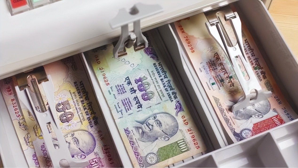 2千万印度卢比在印度能干啥,印度2000卢比变废纸存银行不行吗