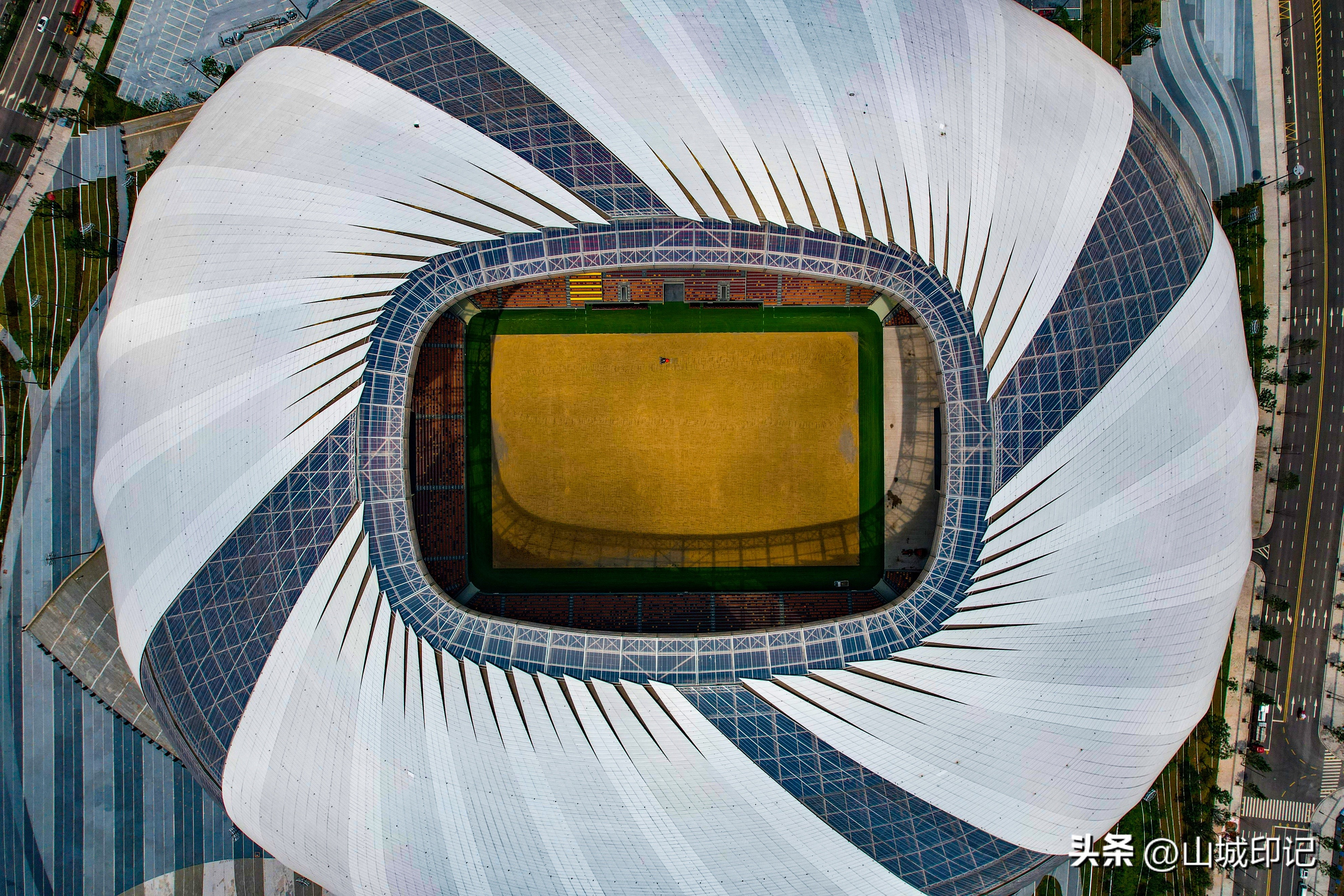 重庆龙兴最大足球场,重庆龙兴足球场看台路线详细