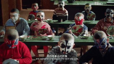 87岁开山鼻祖去世！那个拿命搏的港片时代，捧出的都是巨星