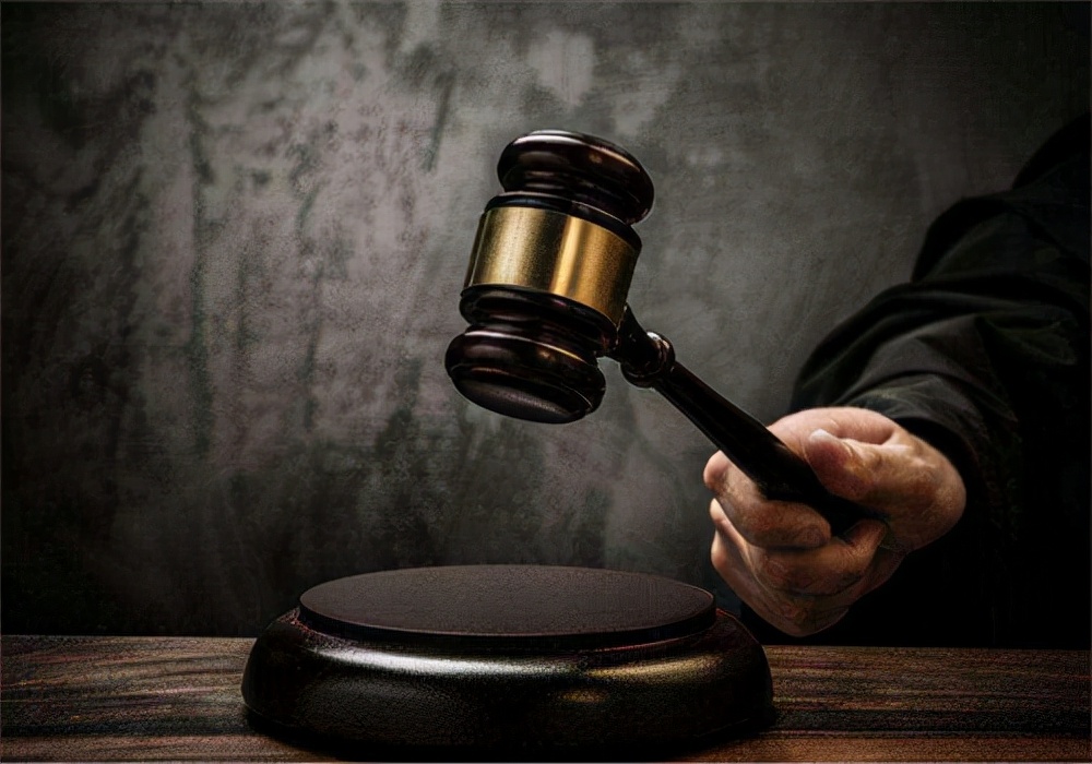 1999年山东一小贩卖“毒冰棍”，致12人死亡，凶手逃亡15年被抓