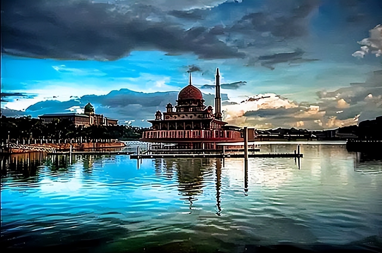 东海渔民发现空无一人的游轮,18年一渔民在东海发现豪华游轮