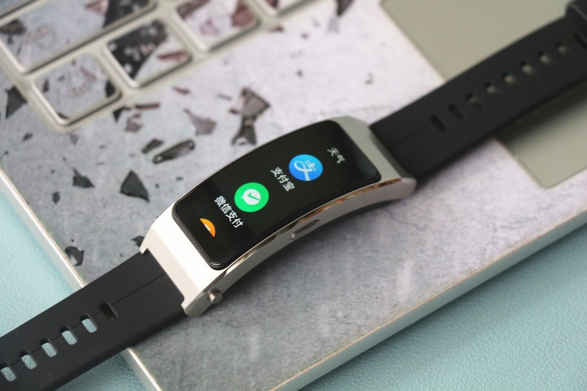 手环耳机二合一华为b7上手体验,华为什么时候发布新款B7手环