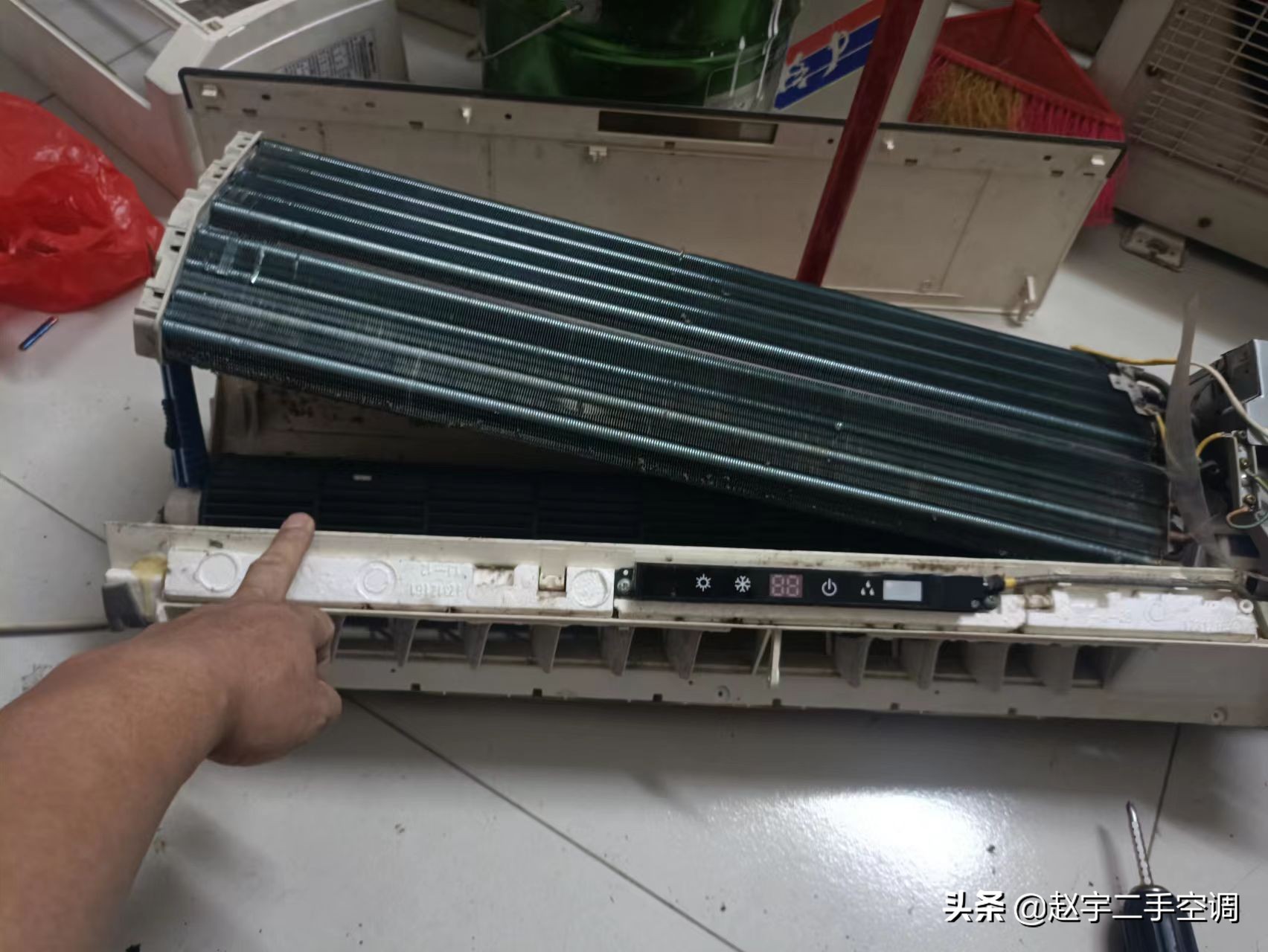 空调漏水找师傅来修多少钱,空调出风机漏水