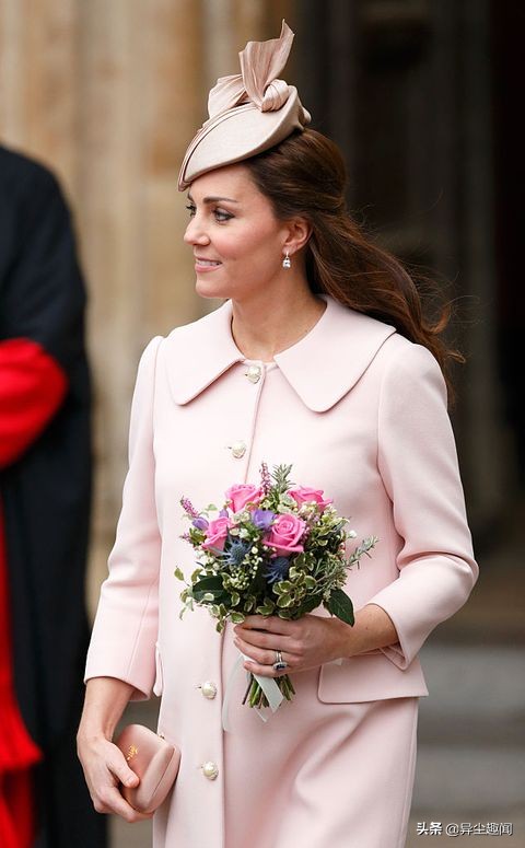 皇室蓝英国皇室衣服,英国王室穿什么颜色好看