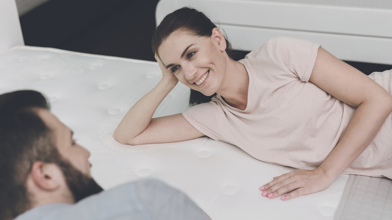 去年花1.5万购入高端棕垫,今年花500元升级,感慨:越贵越难睡!