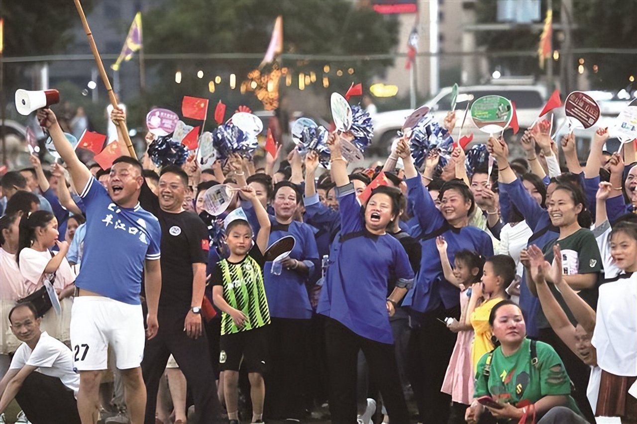 吃海参的踢得没吃折耳根的精彩，村超火爆招来足协“学习、考察”